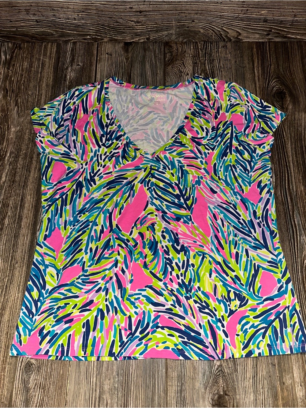 Lilly Pulitzer Vibrant Pink Multi-Color V-Neck Women’s Top Size XL